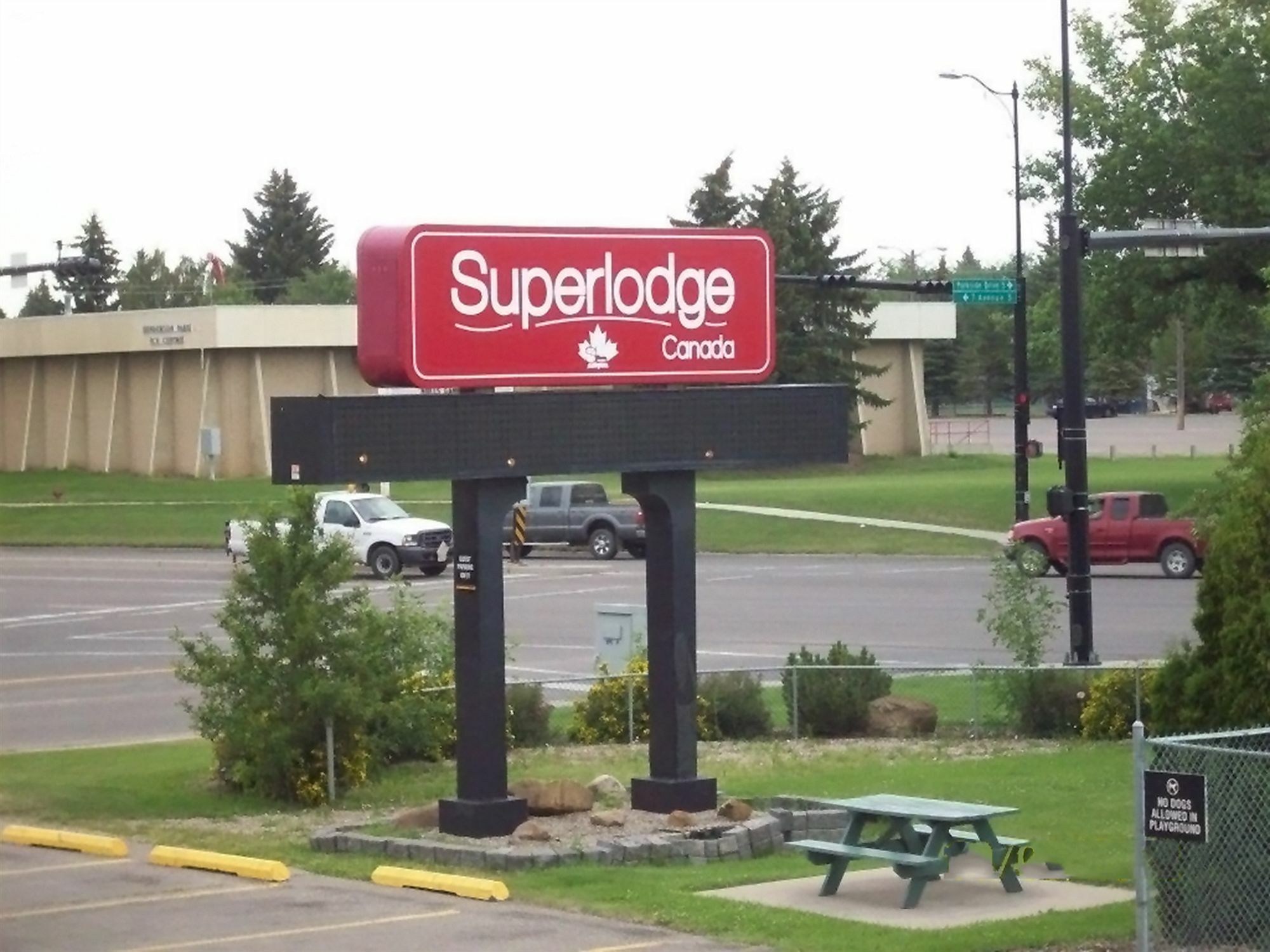 Superlodge Canada Lethbridge Exteriör bild